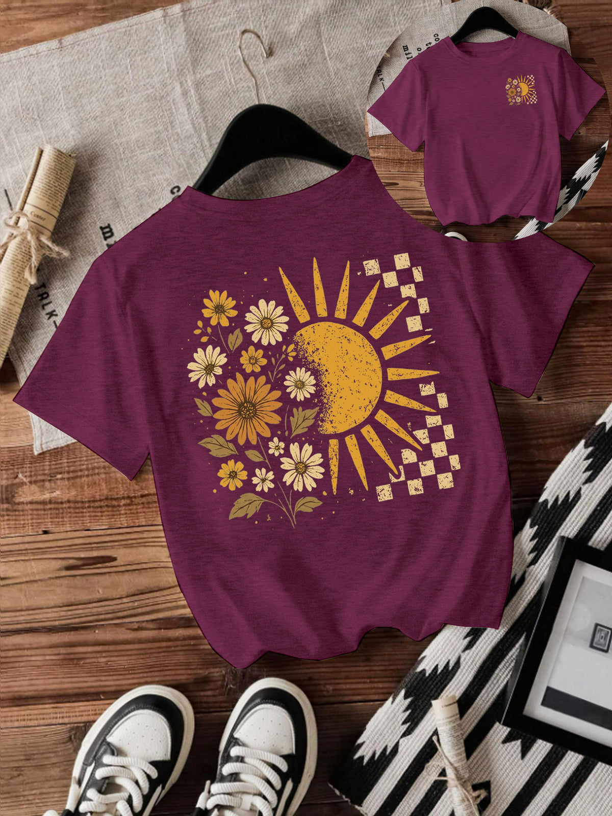 Graphic Tee With Retro Sun Daisy Print - Purple