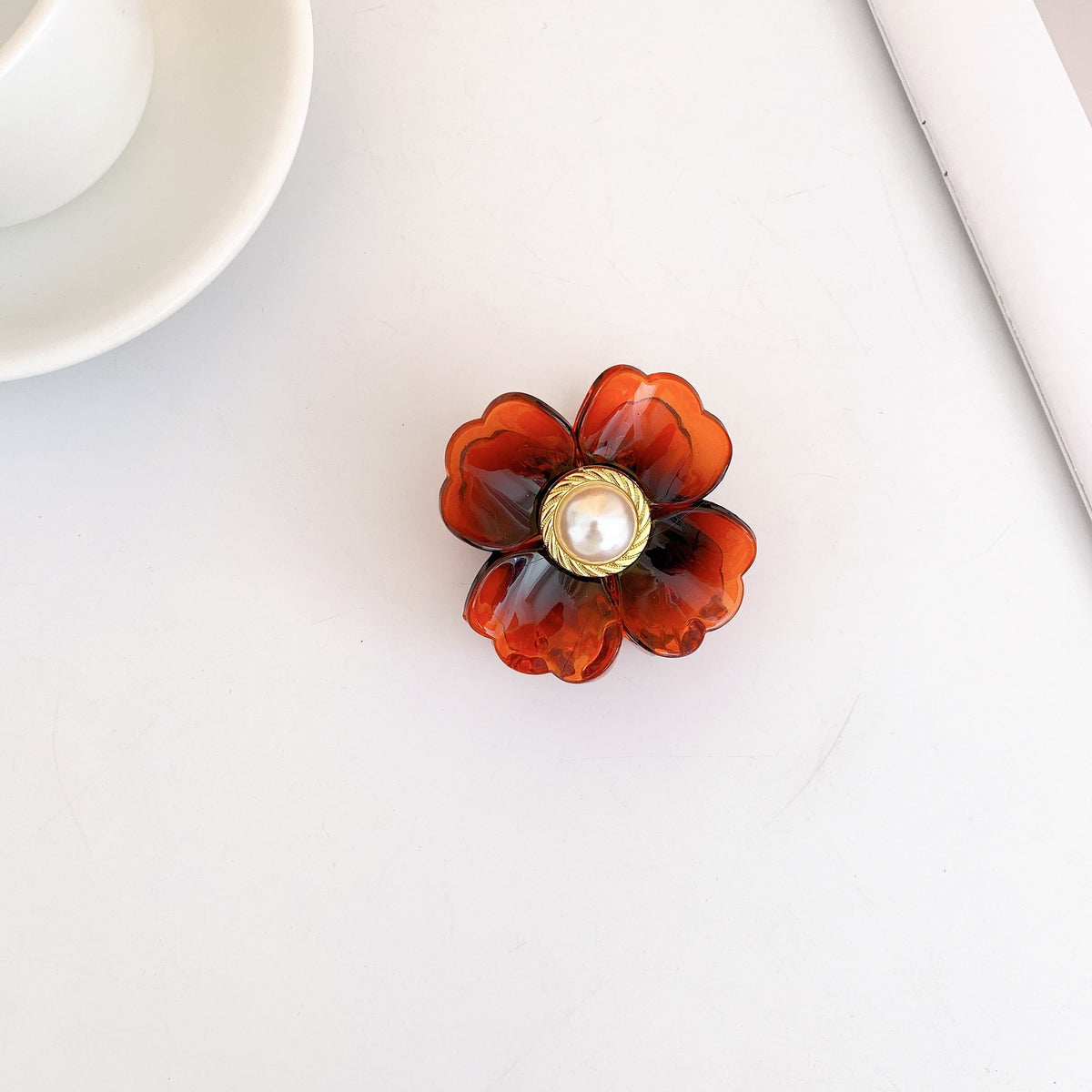 Pearl Centre Flower Hair Claw Clip - Amber