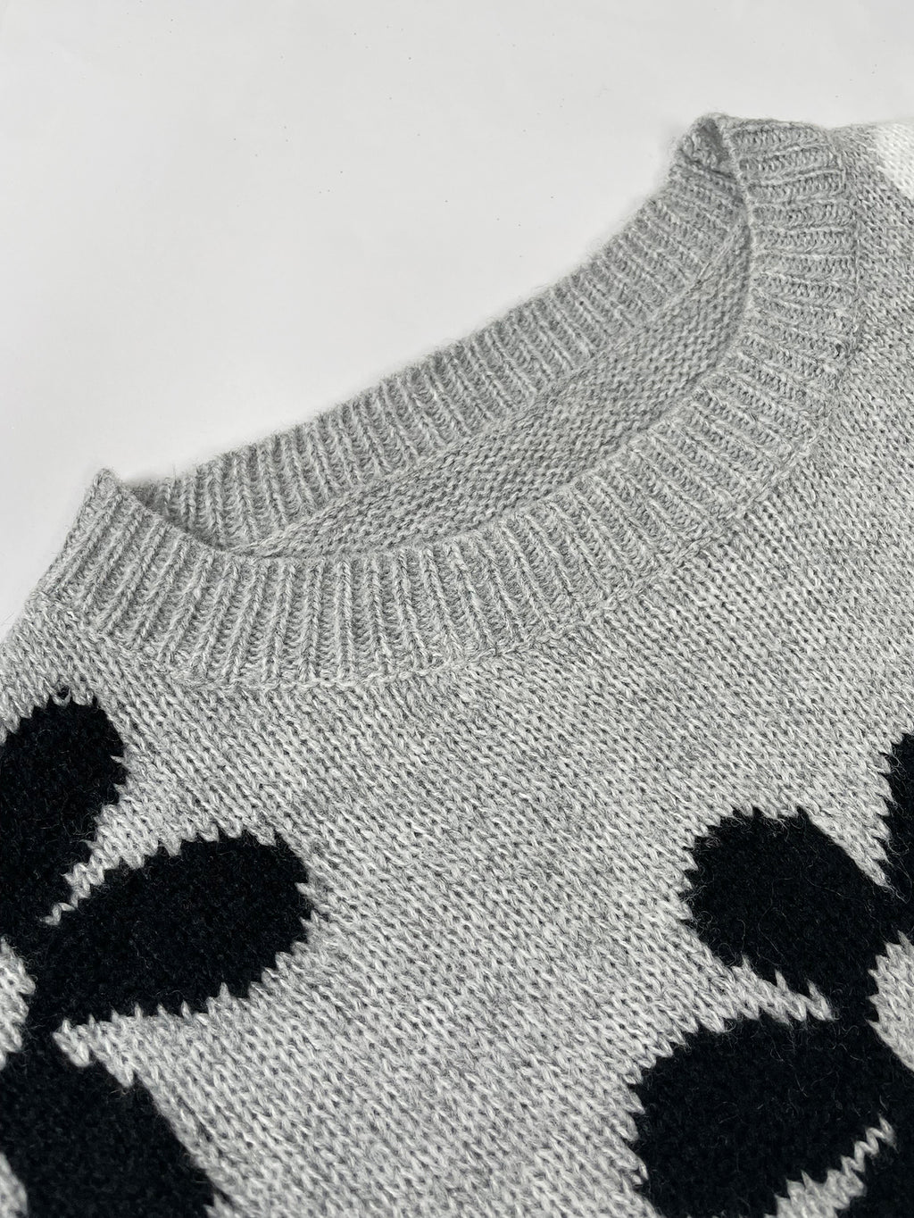 Retro Daisy Intarsia Knit Jumper - Grey - 2