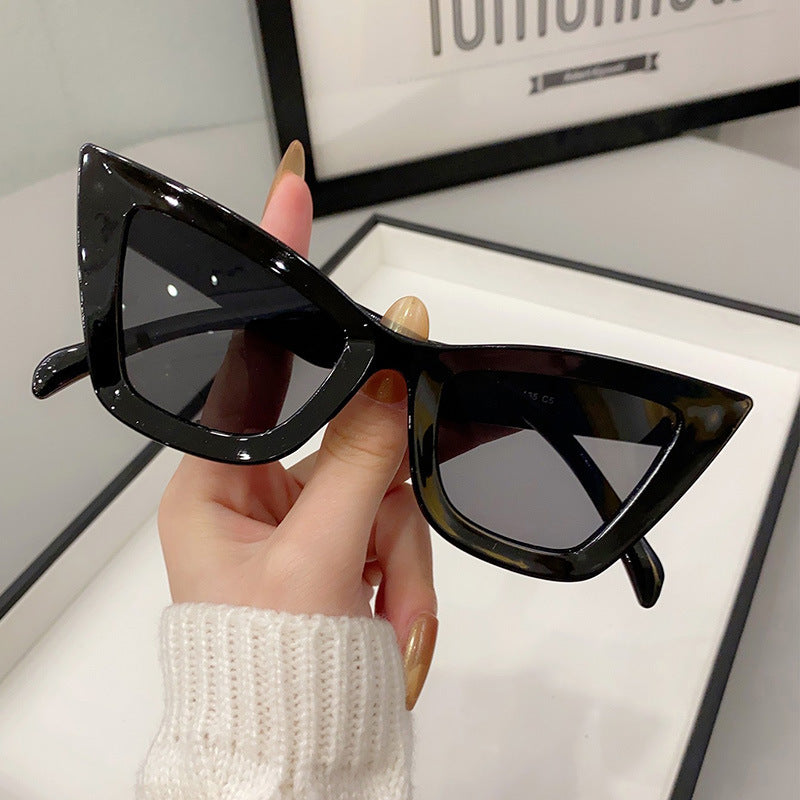 Angular Cat Eye Y2K Sunglasses - Black