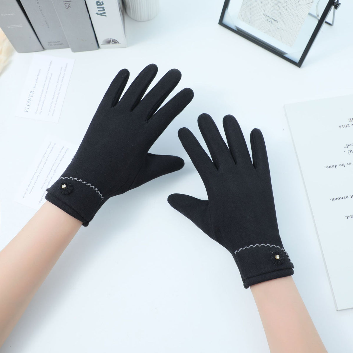 Beaded Button Cuff Fleece Winter Gloves - Black