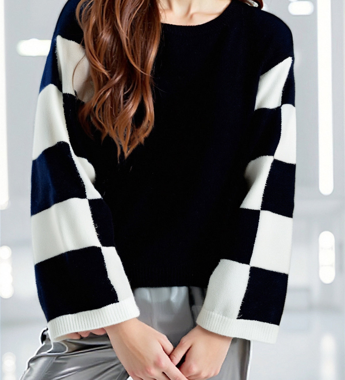 Checkerboard Sleeve Color Block Knit Sweater - Black - 1