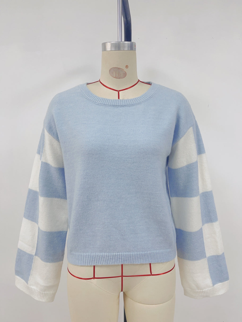 Checkerboard Sleeve Color Block Knit Sweater - Blue