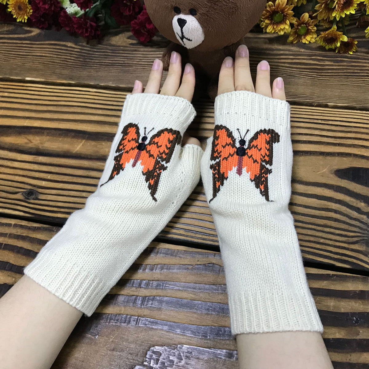Fingerless Gloves With Butterfly Knit Motif - Beige - 2