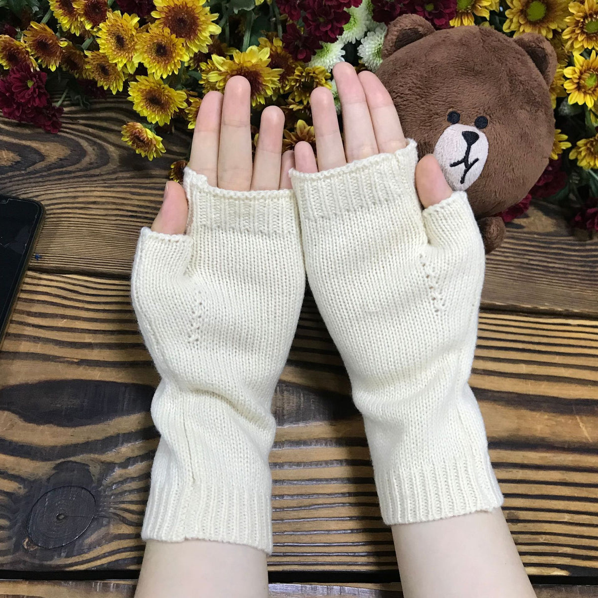 Fingerless Gloves With Butterfly Knit Motif - Beige - 3