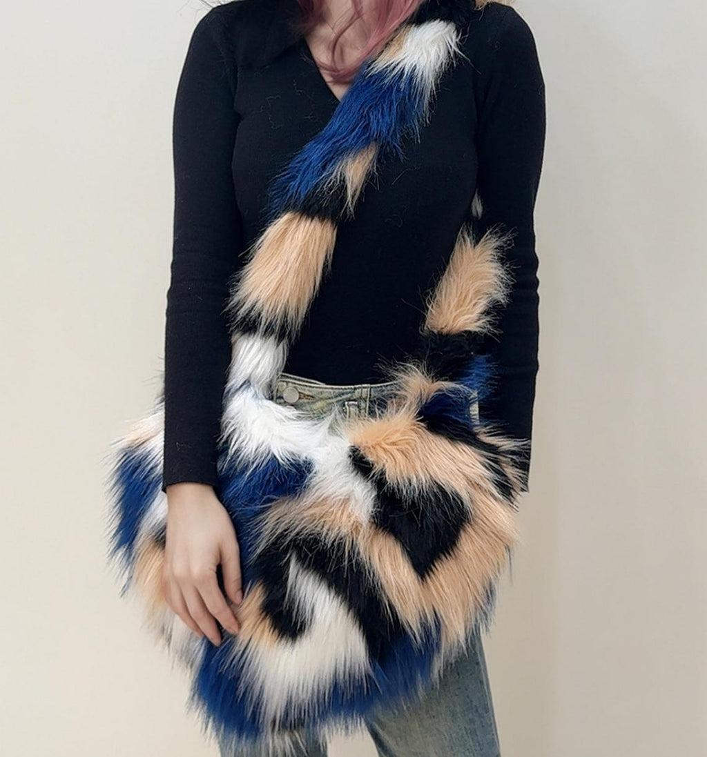 Plush Heart Shoulder Bag With Magnetic Closure - Blue - 1