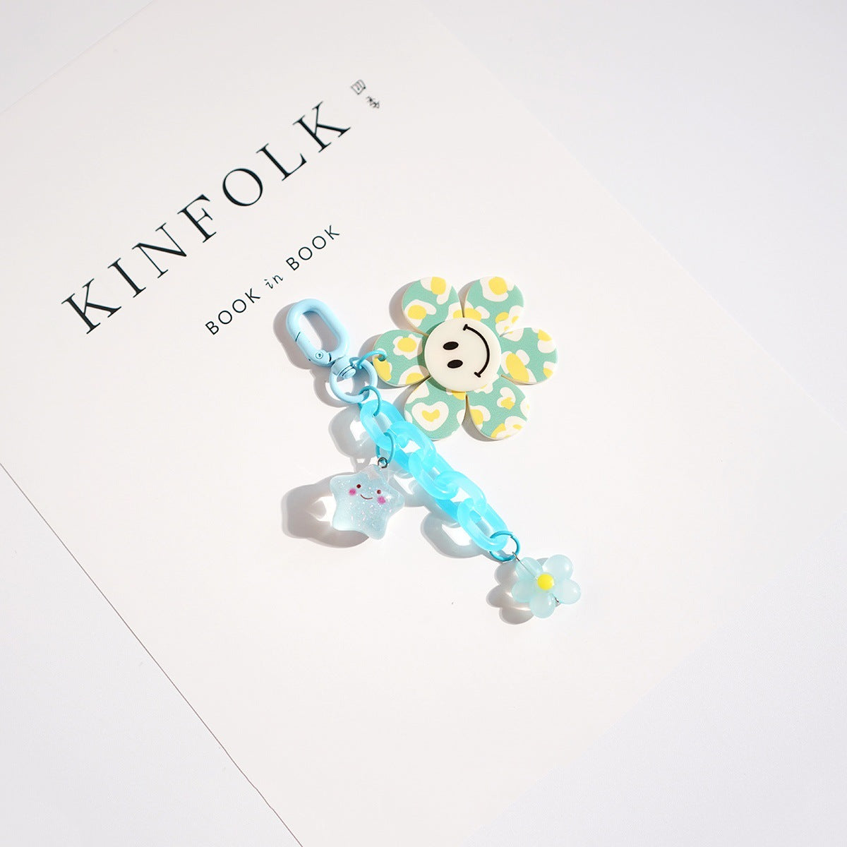 Dotted Smiley Flower Charm Chain Keychain - Blue