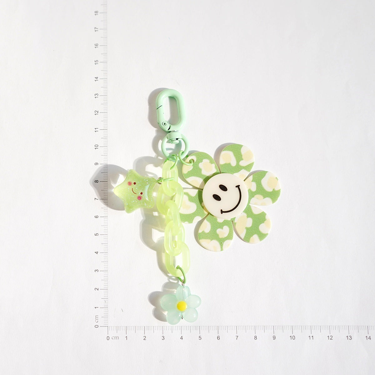Dotted Smiley Flower Charm Chain Keychain - Green