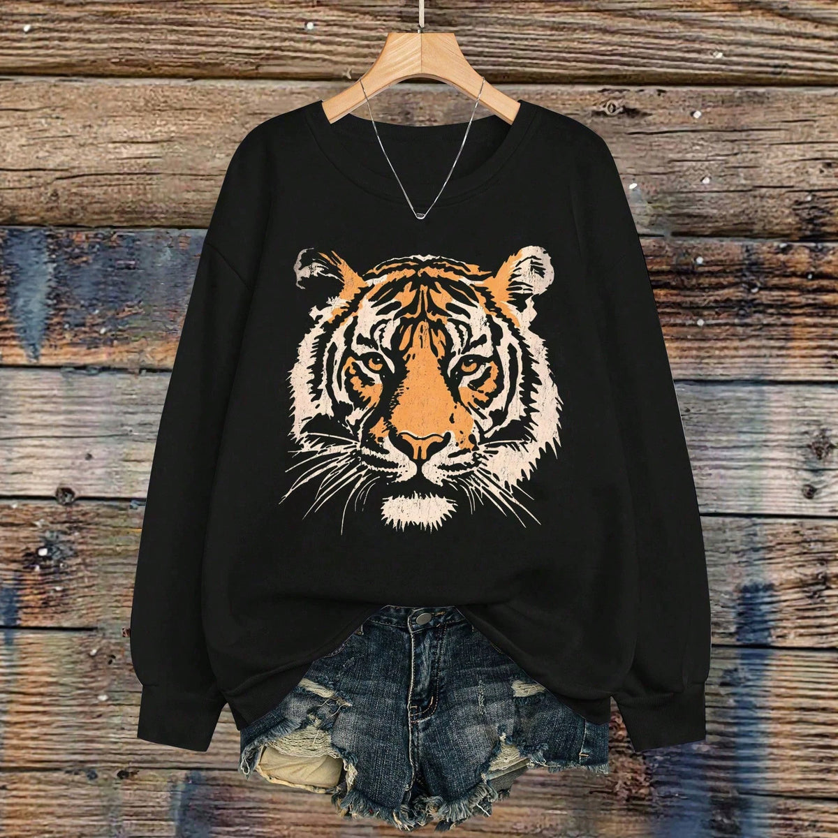 Bold Tiger Print Crew Neck Sweatshirt - Black