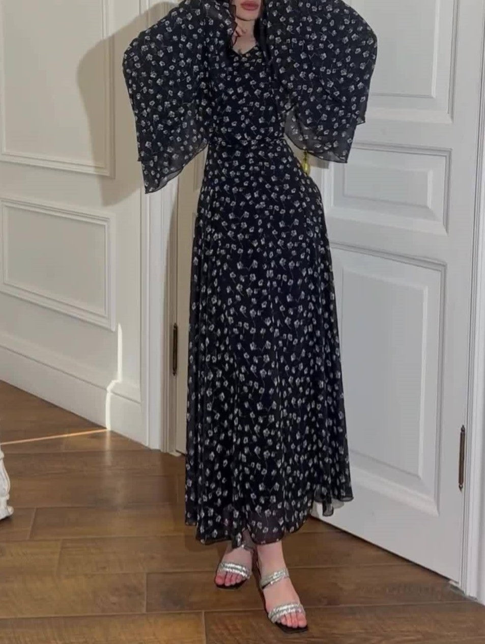Ditsy Floral Bell Sleeve Chiffon Maxi Dress - Black - 4