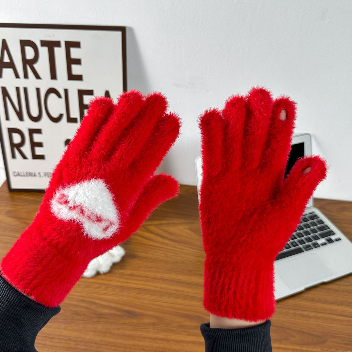Fuzzy Knit Heart Motif Winter Gloves - Red_A - 1