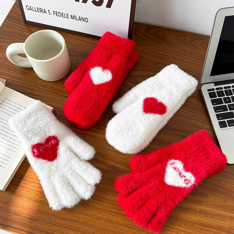 Fuzzy Knit Heart Motif Winter Gloves - Red_B