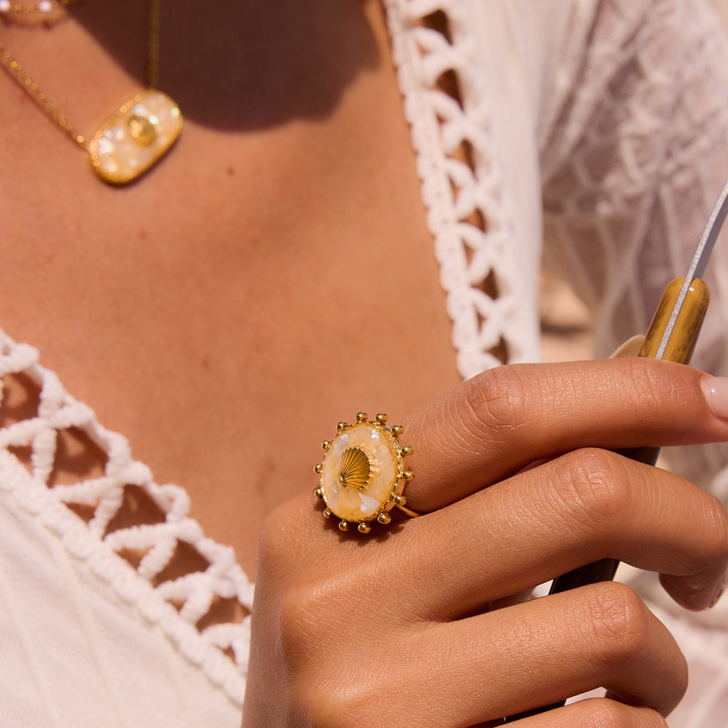 Scalloped Shell Cabochon Open Ring - Gold - 2