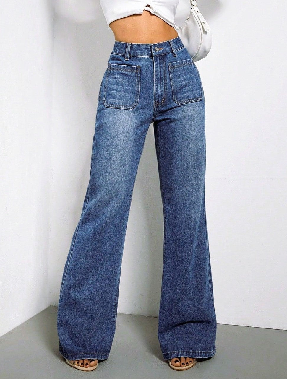 High Rise Patch Pocket Flared Jeans - Blue
