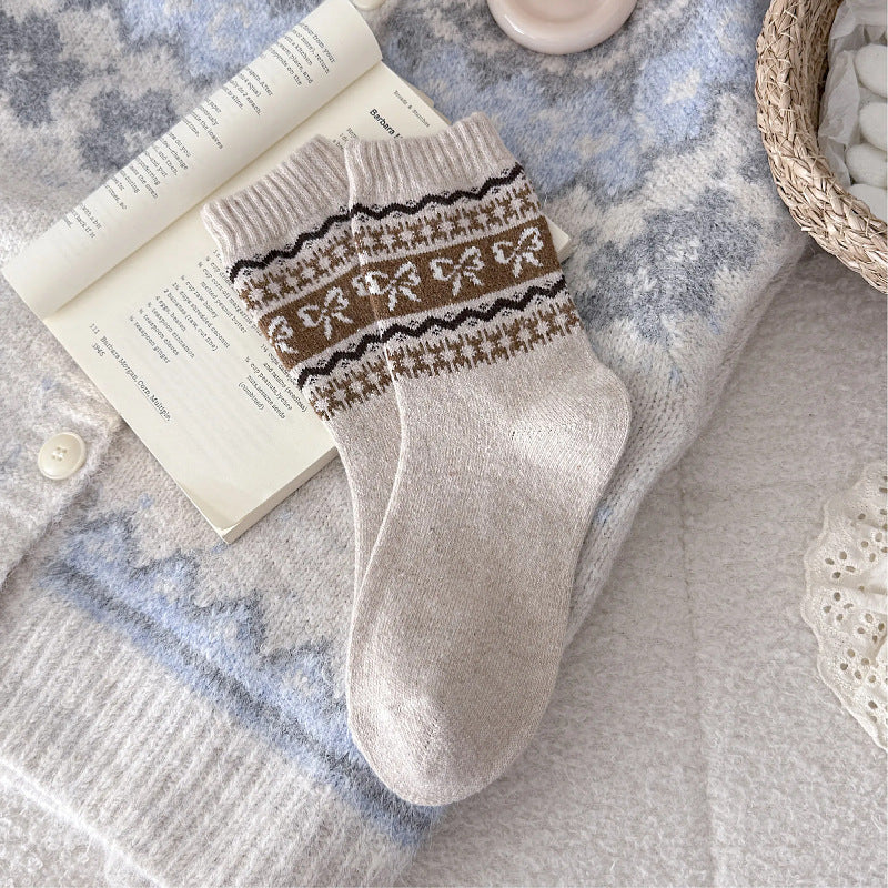 Nordic Bow Jacquard Ribbed Crew Socks - Khaki