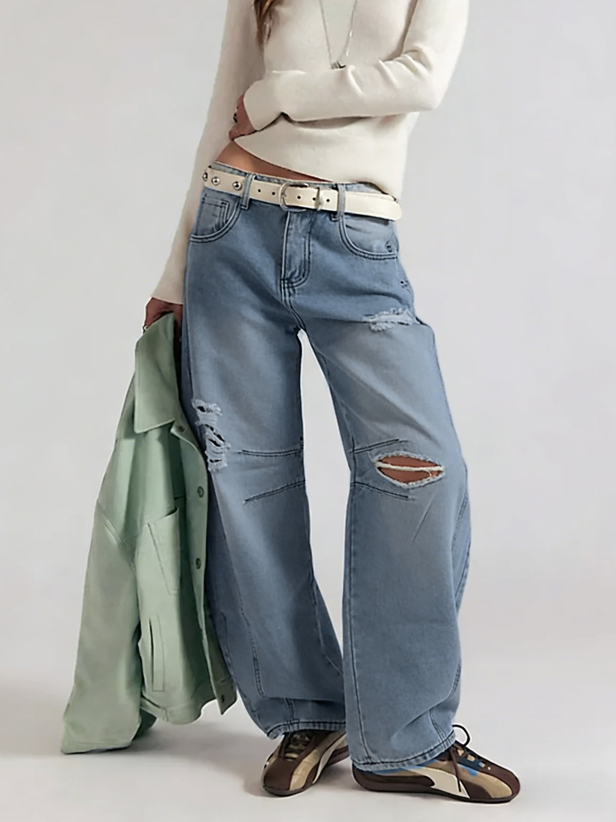 Ripped Knee Barrel Leg Baggy Jeans - Light