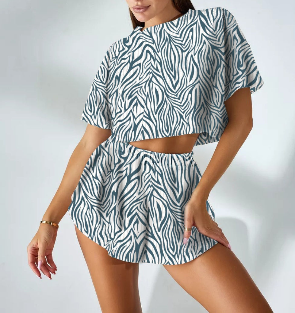 Animal Print Cropped Tee And Shorts Pajama Set - Blue