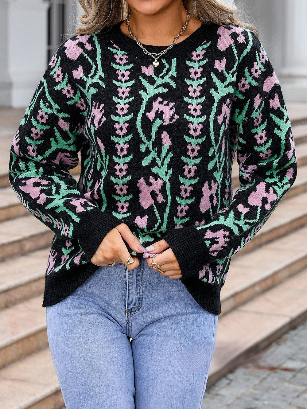 Trailing Floral Vine Knit Pullover Sweater - Black