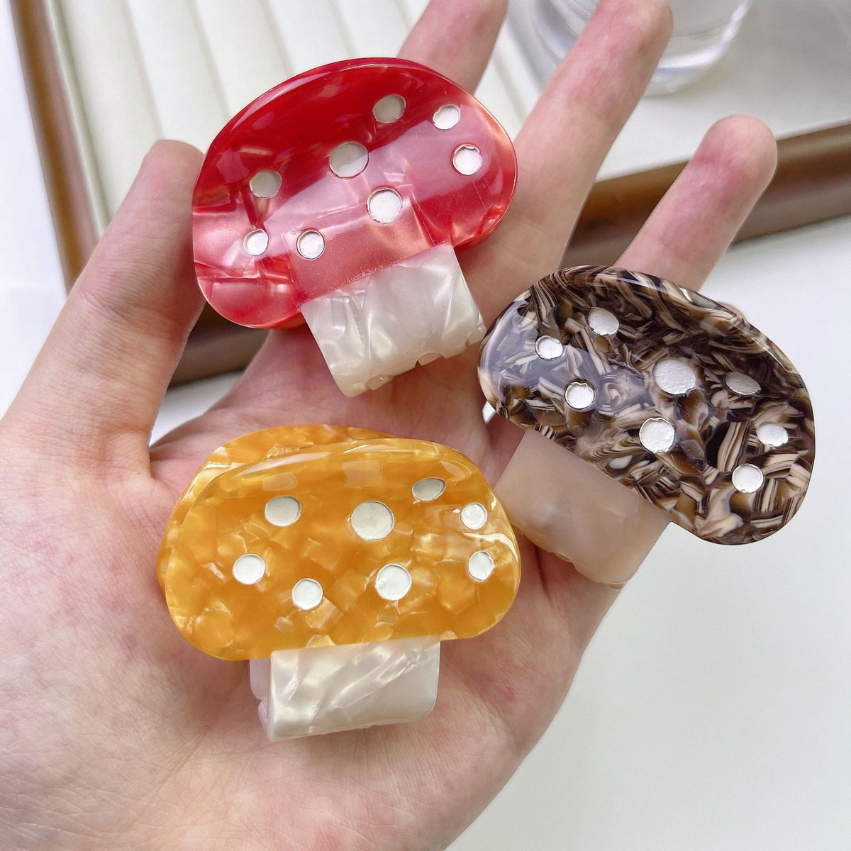 Mushroom Shaped Resin Hair Claw Clip - view 1