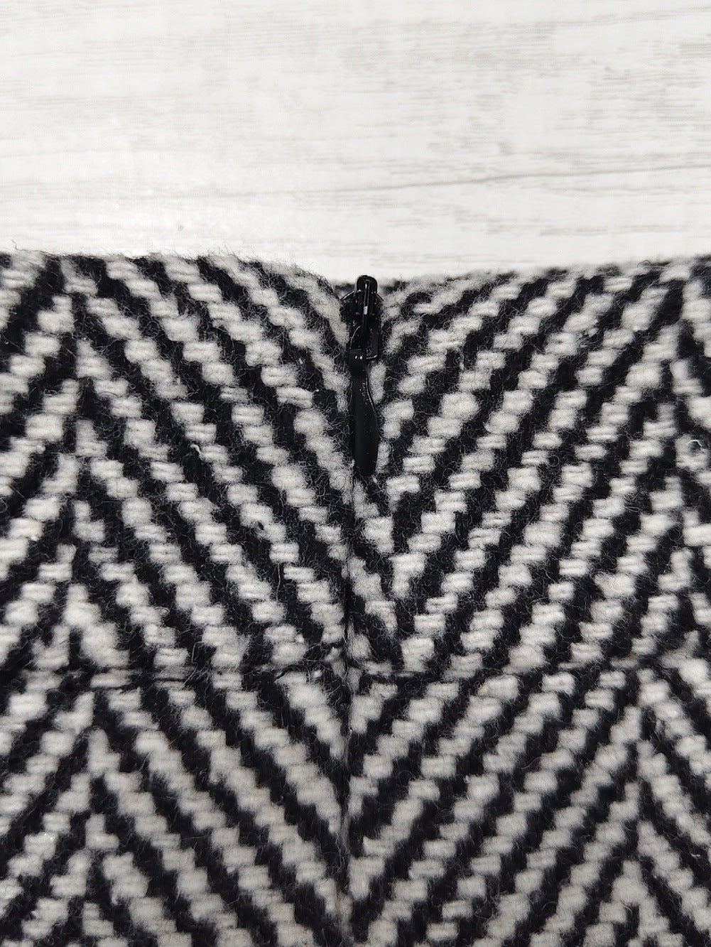 Herringbone Textured Midi Skirt With Back Slit - Black - 2