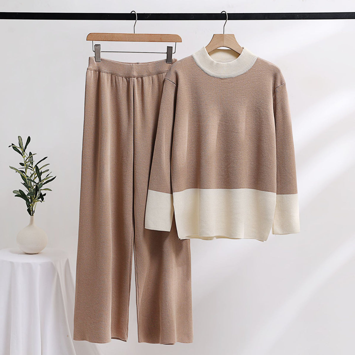 Colorblock Knit Sweater And Wide Leg Pant Set - Khaki