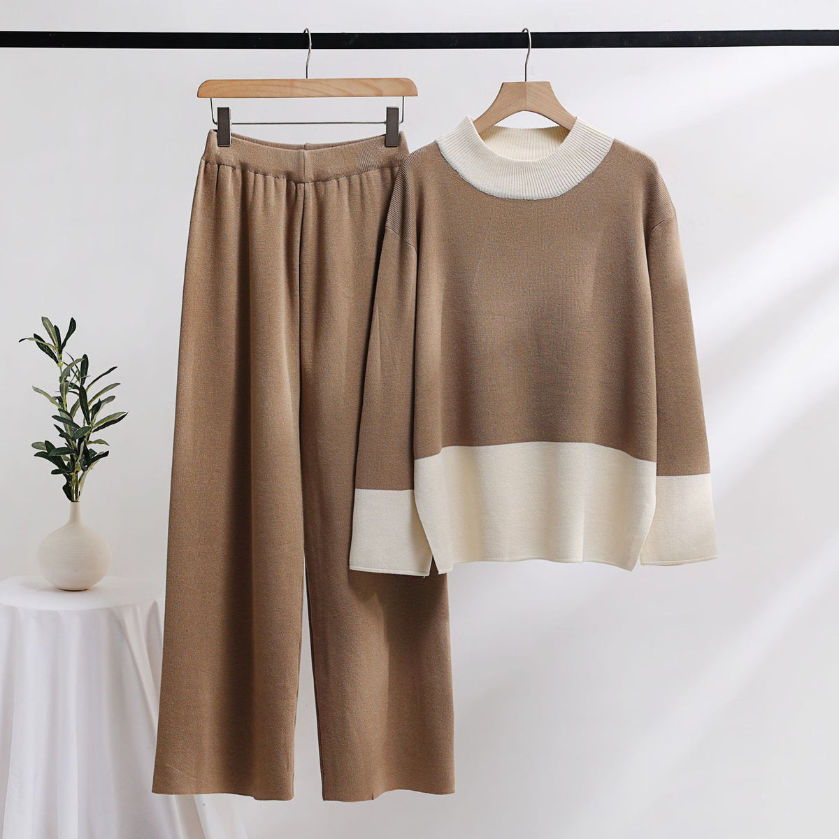 Colorblock Knit Sweater And Wide Leg Pant Set - Tan