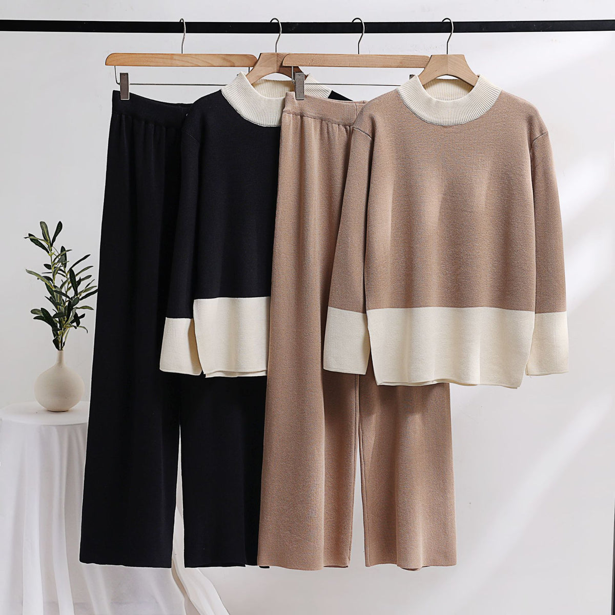 Colorblock Knit Sweater And Wide Leg Pant Set - view 8