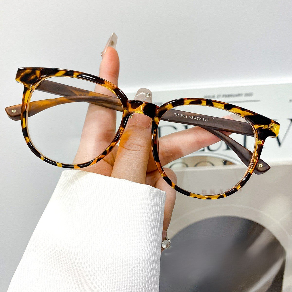 Lightweight Round Eyeglasses With Contrast Arms - Leopard