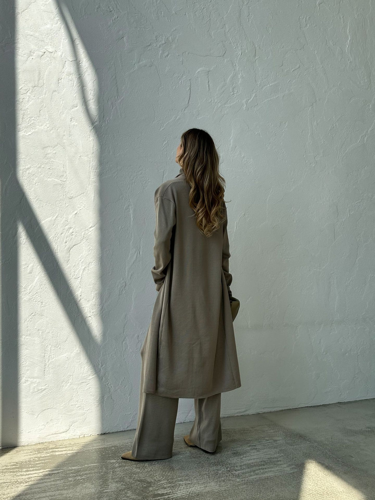 Ribbed Knit Three Piece Duster And Pant Set - Capers - 3