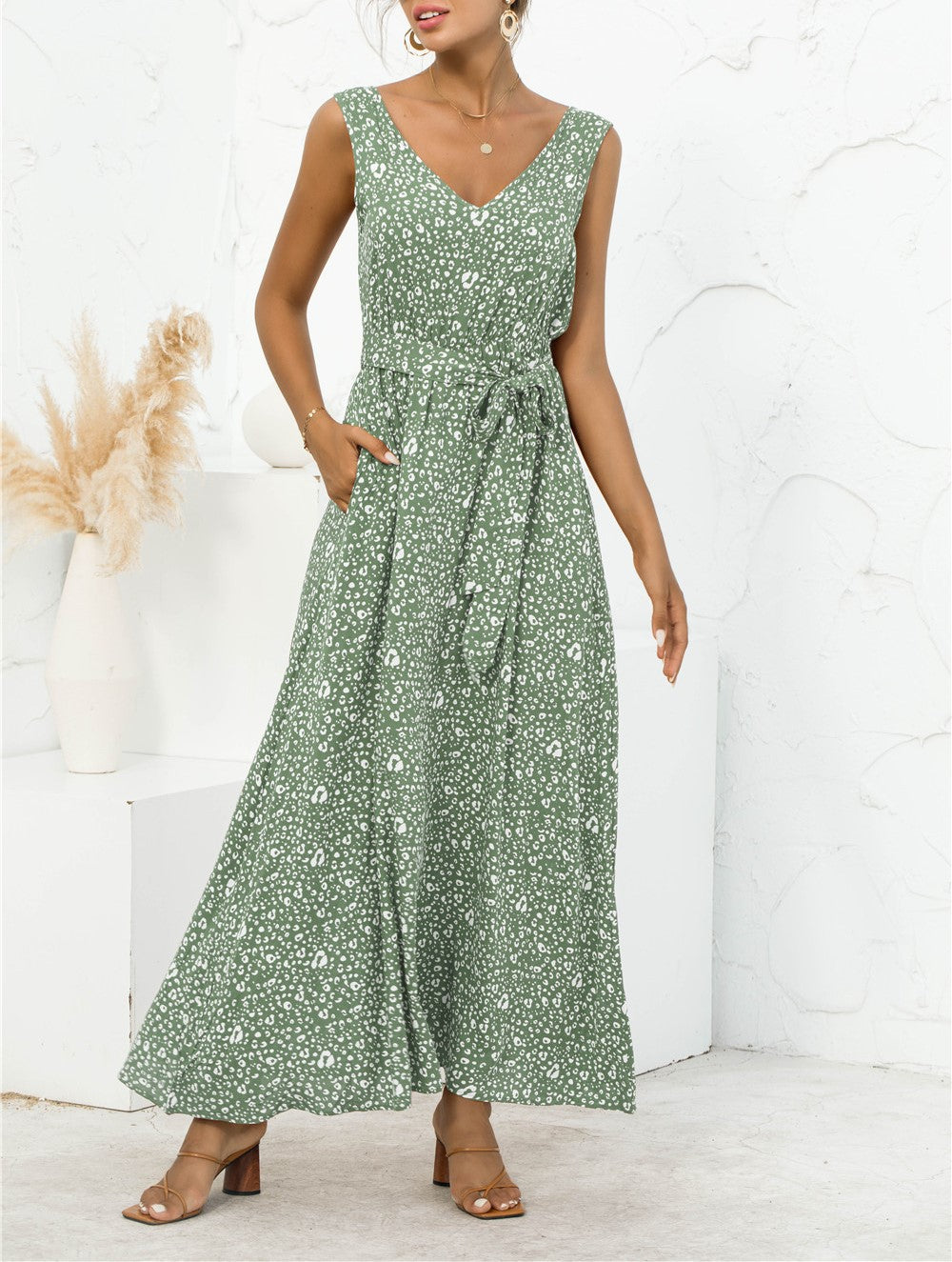 Sleeveless Floral Maxi Dress With Tie Waist - Green - 3