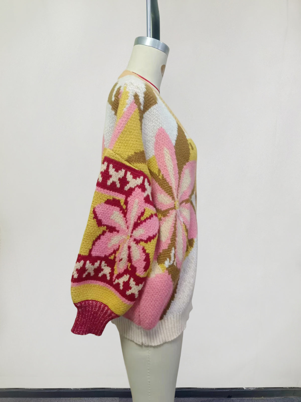 Blooming Floral Intarsia Oversized Knit Cardigan - Floral - 3