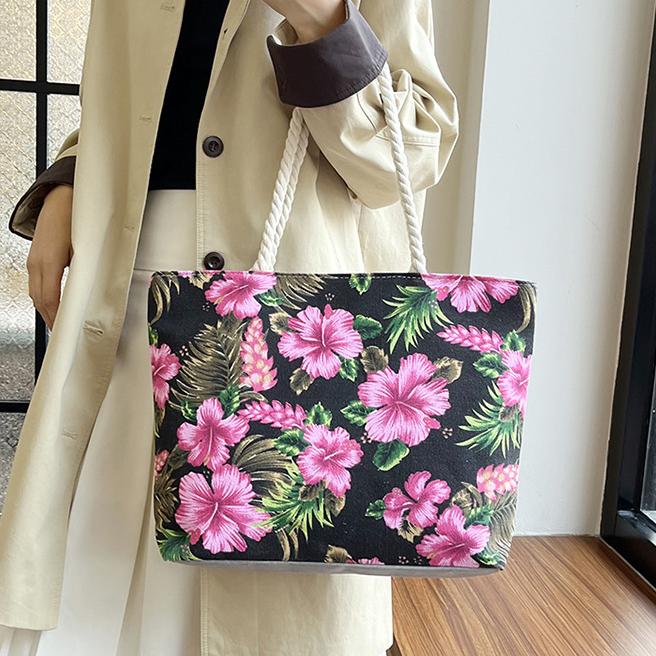 Hibiscus Print Canvas Beach Tote - Black - 5