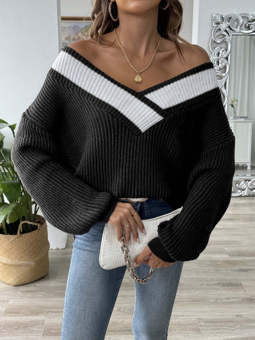 Contrast Trim Deep V-Neck Sweater - Black