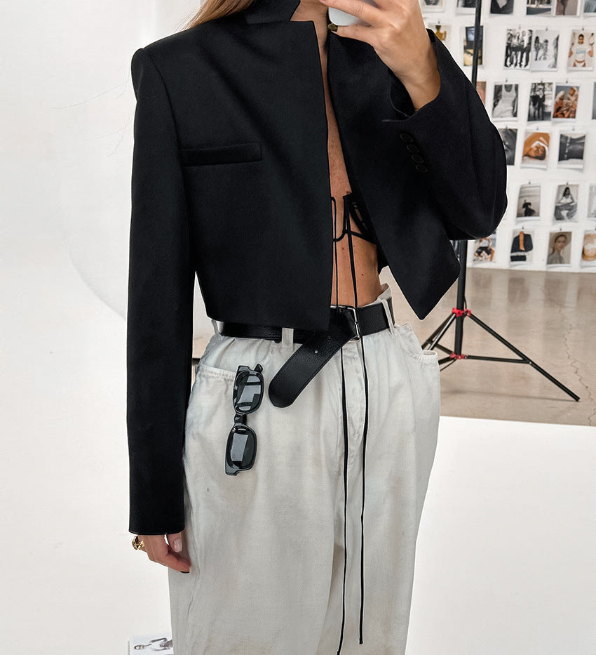 Structured Shoulder Cropped Black Blazer - Black - 3