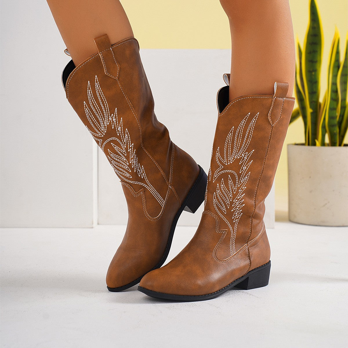 Embroidered Pointed Toe Western Cowboy Boots