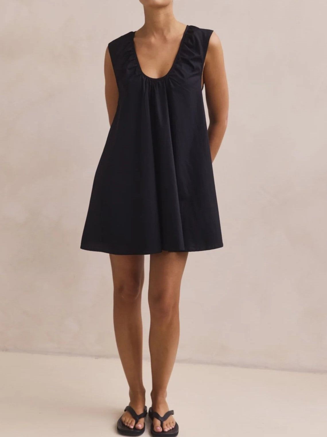 Sleeveless Ruched Shoulder Trapeze Mini Dress - P_Black - 1