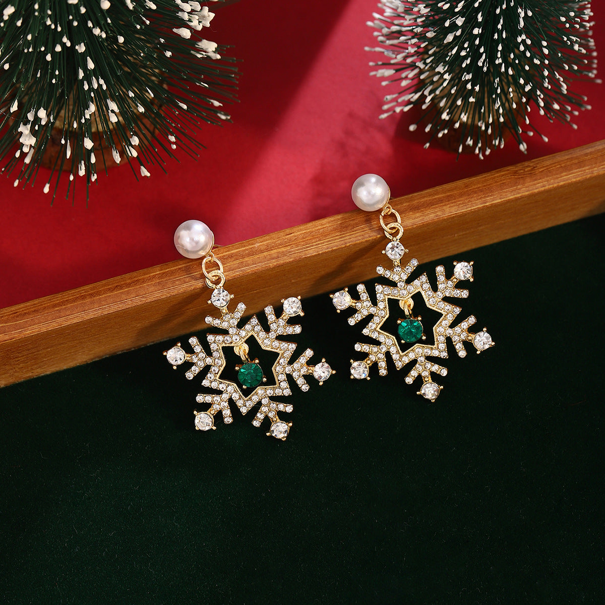 Rhinestone Snowflake Pearl Drop Earrings - Gold - 4