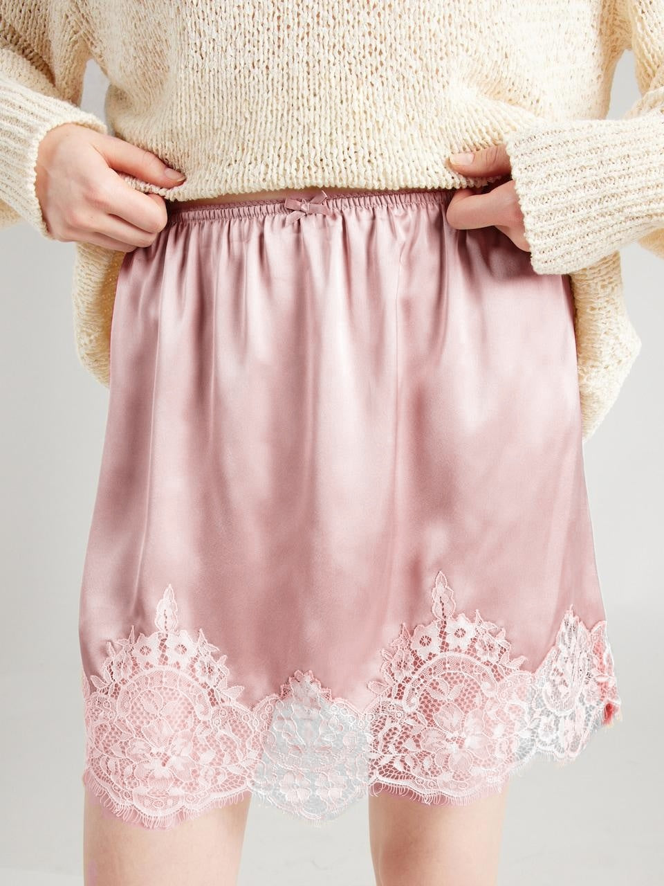 Scalloped Lace Trim Satin Mini Skirt - Pink - 2