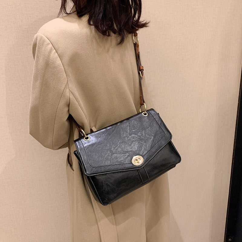 Vintage Turn Lock Flap Crossbody Bag