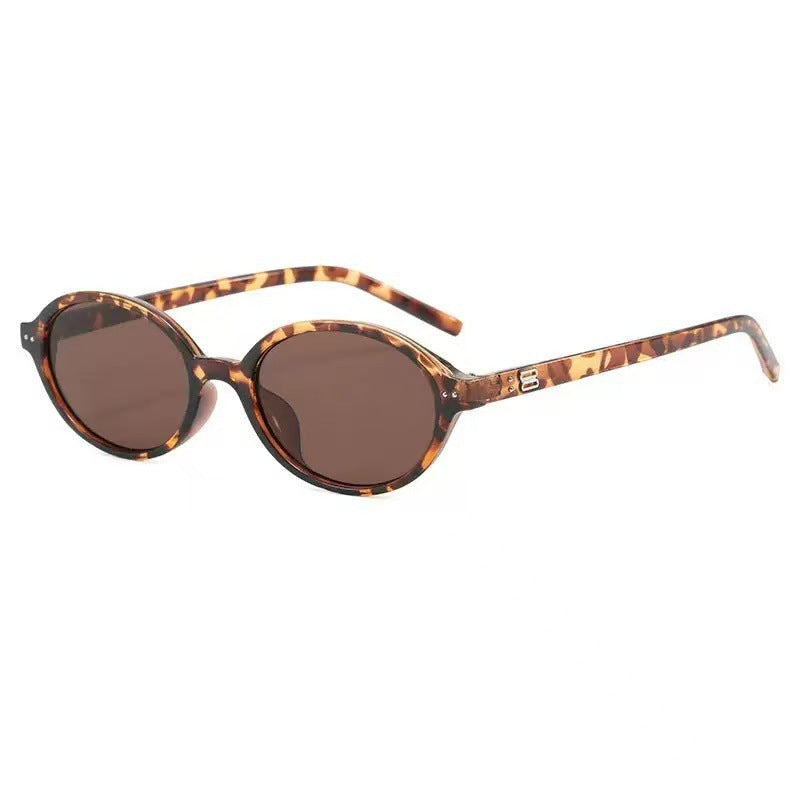 Slim Oval Frame Retro Sunglasses - Brown