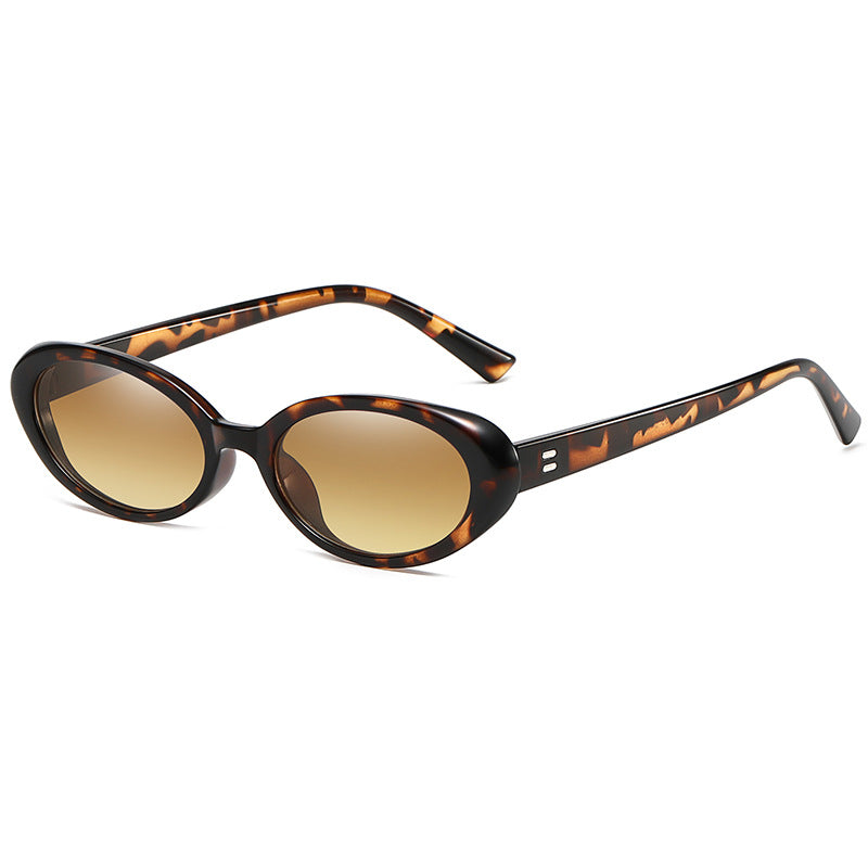 Chunky Vintage Oval Frame Sunglasses - Color_02
