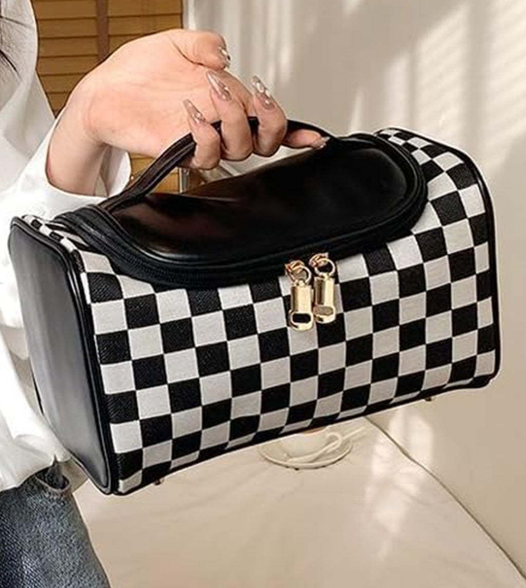 Checkered Travel Toiletry Bag With Handle - Black