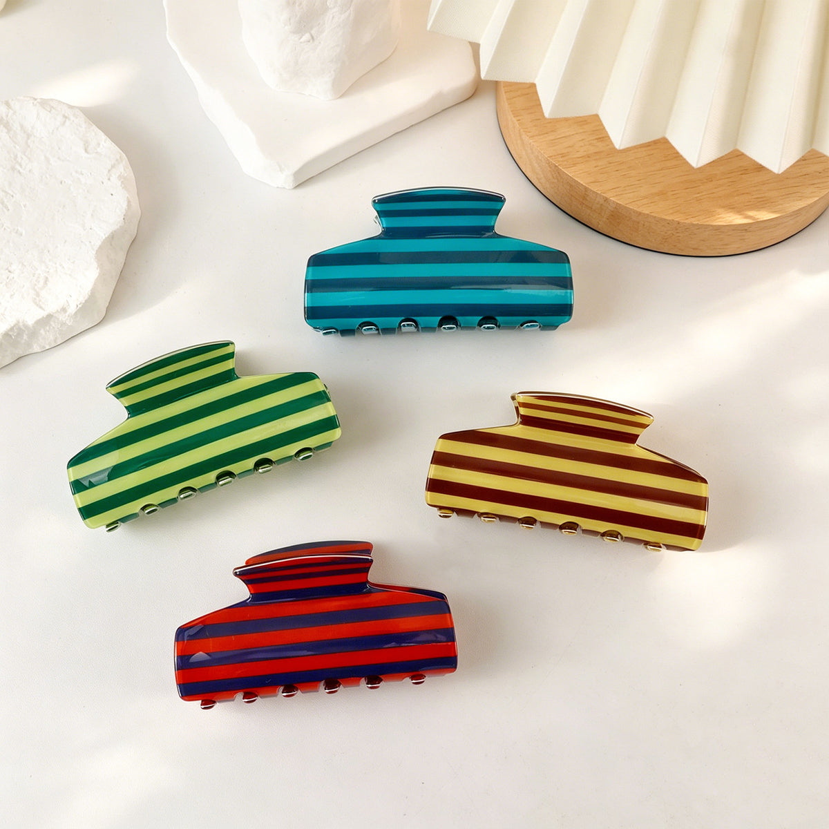 Retro Two-Tone Striped Large Hair Claw Clip - view 1