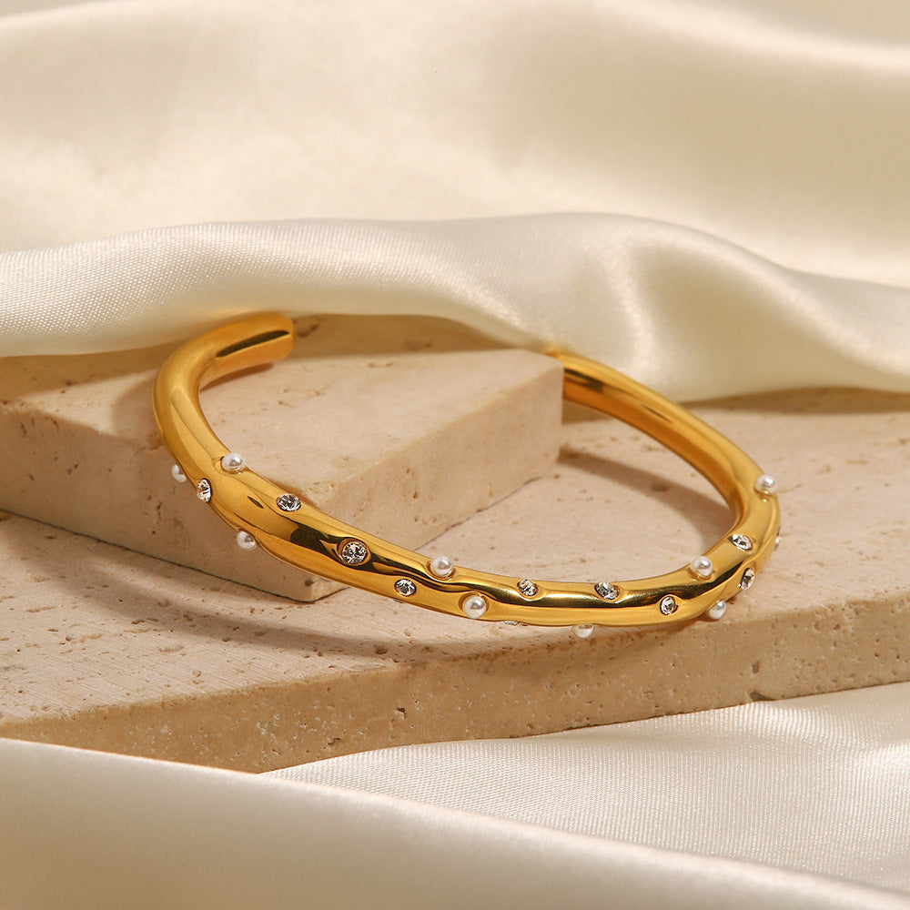 Scattered Crystal Twisted Open Cuff - Gold - 1