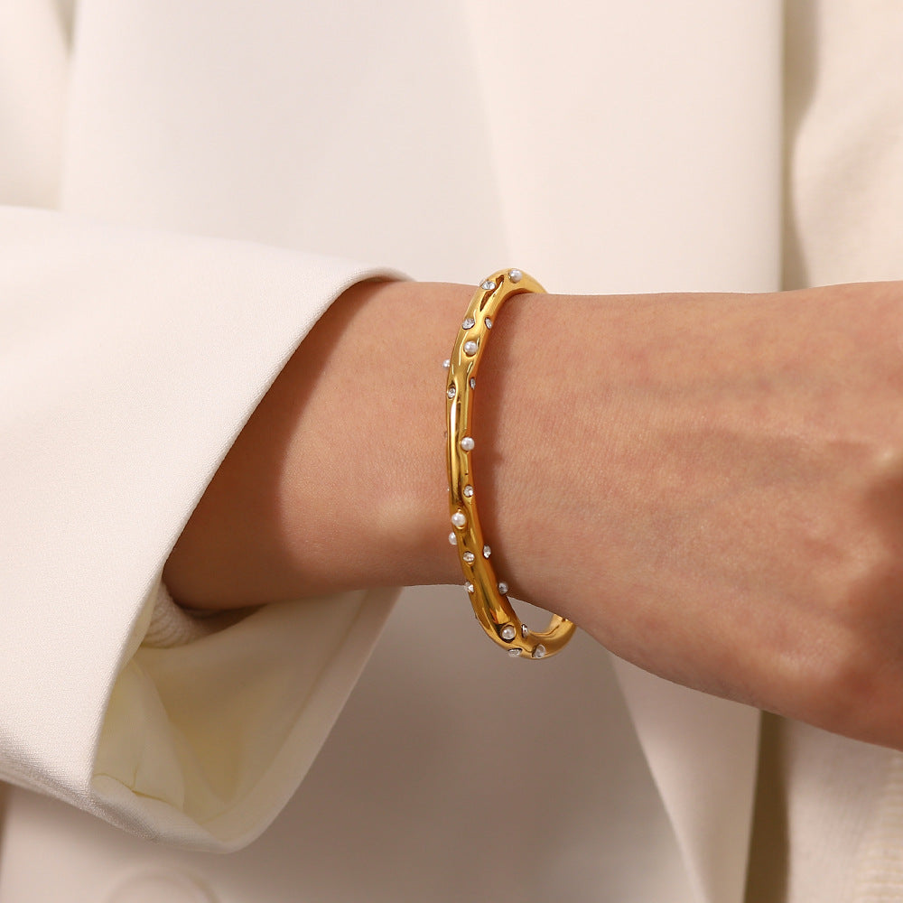 Scattered Crystal Twisted Open Cuff - Gold - 4
