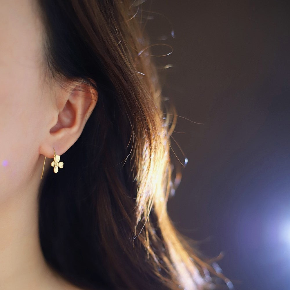 Brushed Flower Threader Line Earrings - Gold - 2