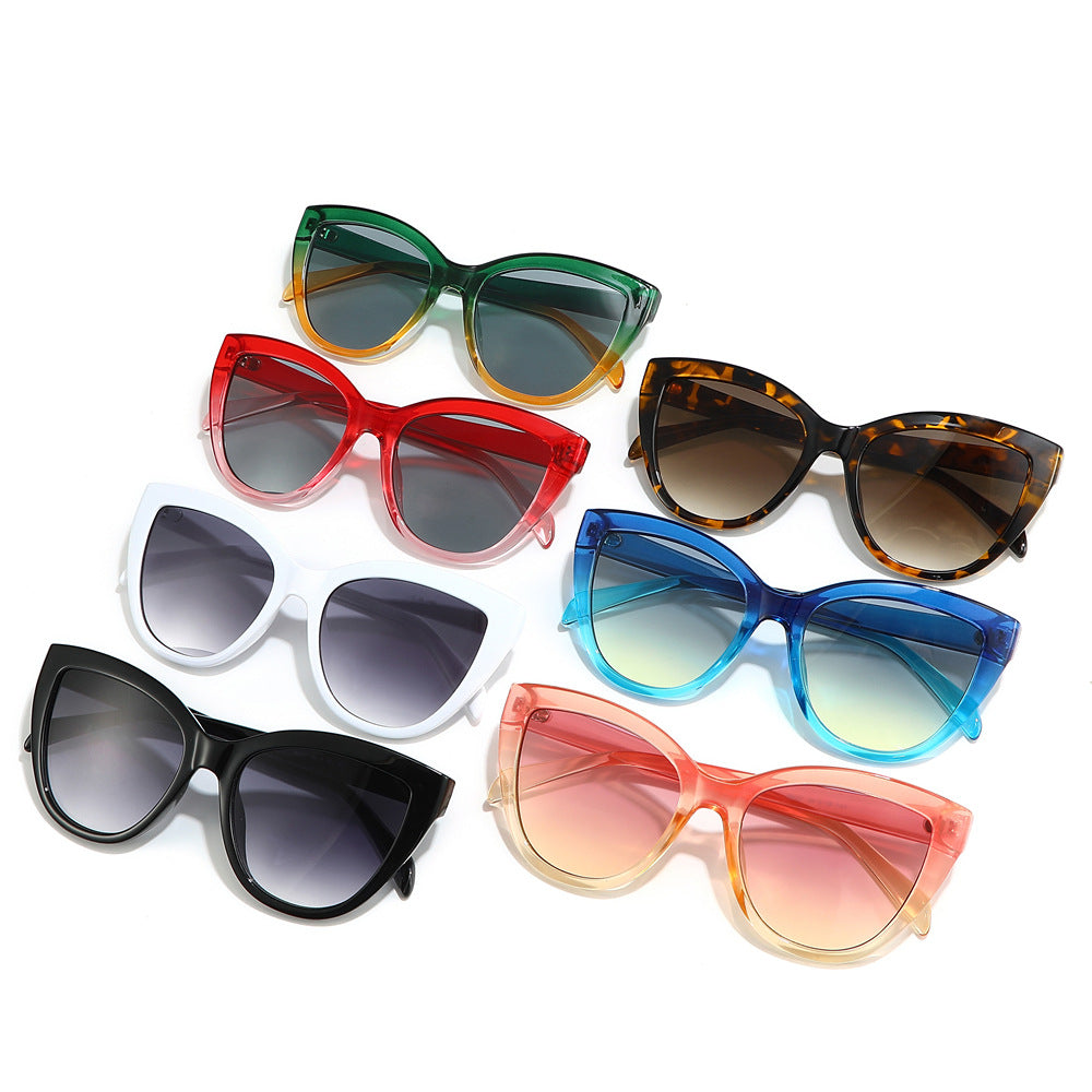 Rounded Cat Eye Gradient Lens Sunglasses - White
