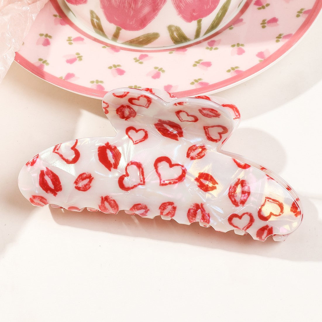 Glossy Heart Print Claw Clip Set - white