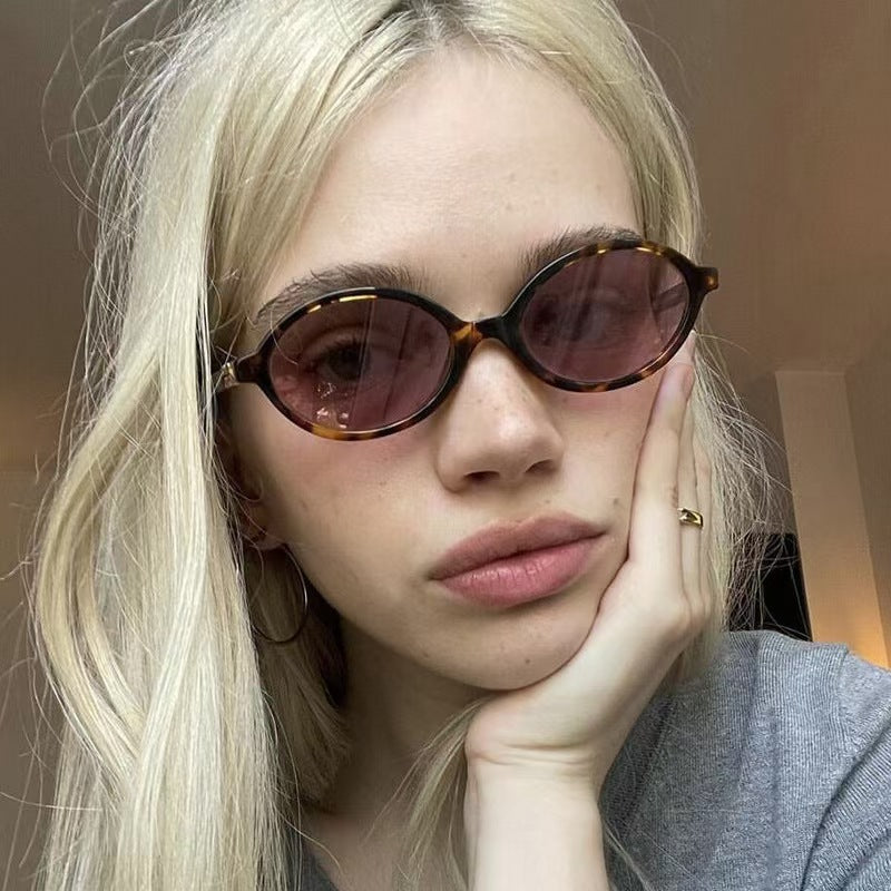 Retro Oval Frame Tinted Sunglasses - view 9