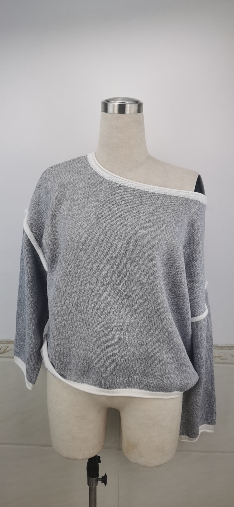 Exposed Seam Slouchy Knit Top - Grey - 3